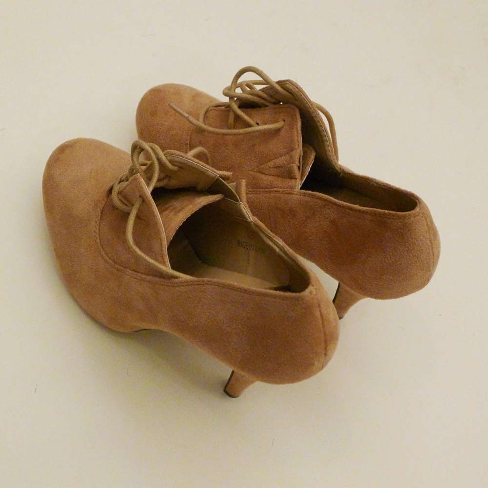 heels - Picture 2 of 4